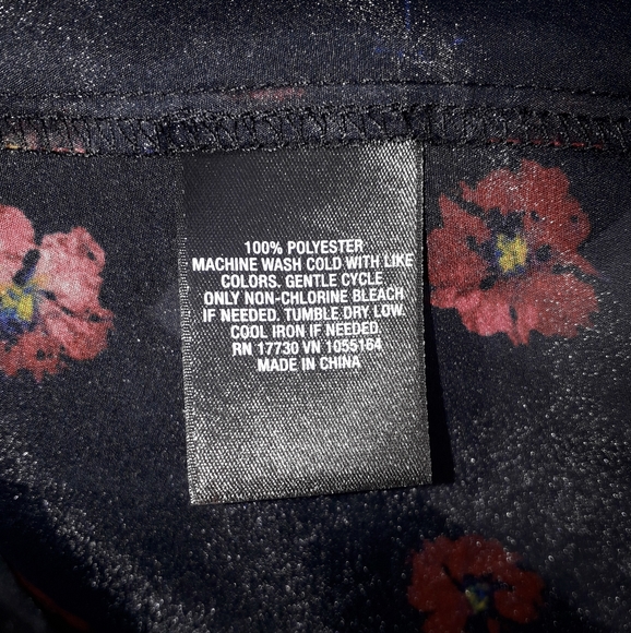 A new day floral black, red sheer sleevele… - Picture 7 of 8